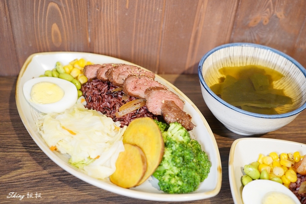 低GI.com精緻低卡餐盒板橋店-高貴不貴精緻百元便當，板橋便當外帶推薦!! @博士生瘋狂日記