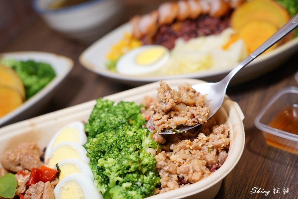 低GI.com精緻低卡餐盒板橋店-高貴不貴精緻百元便當，板橋便當外帶推薦!! @博士生瘋狂日記