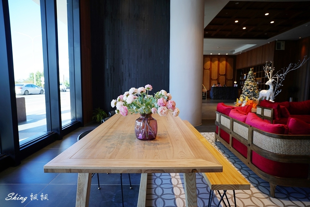 河堤墾丁渡假酒店JIA’s INN KENTING-墾丁住宿推薦，2022年底全新落成挑高溫馨住宿，價錢超可愛!! @博士生瘋狂日記