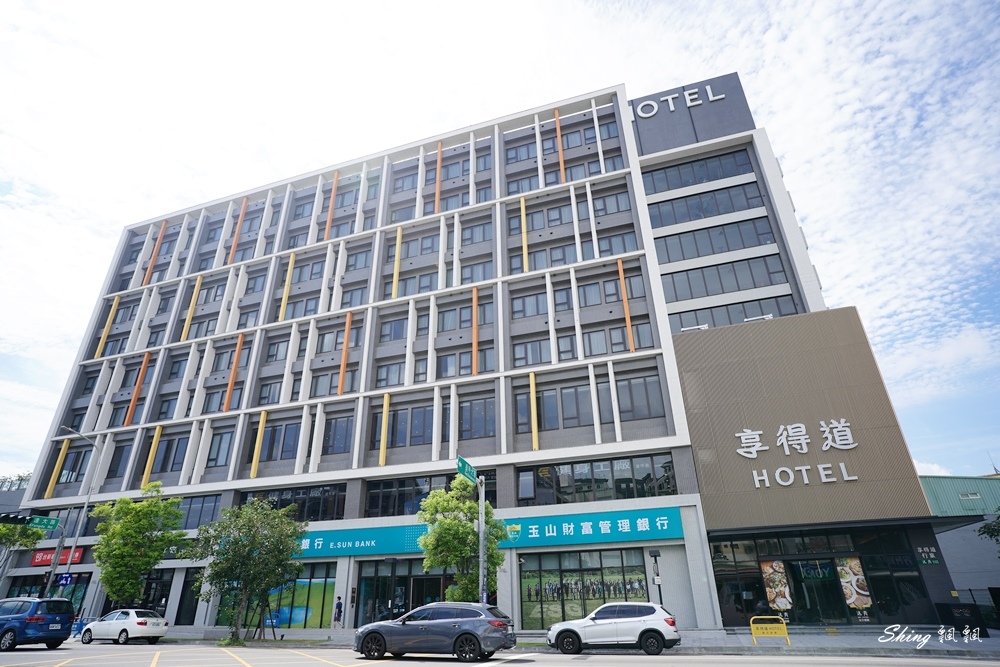 享得道行旅In Joy Hotel -台中逢甲夜市住宿推薦，有美麗超大露臺，外加宵夜不怕餓肚子!! @博士生瘋狂日記