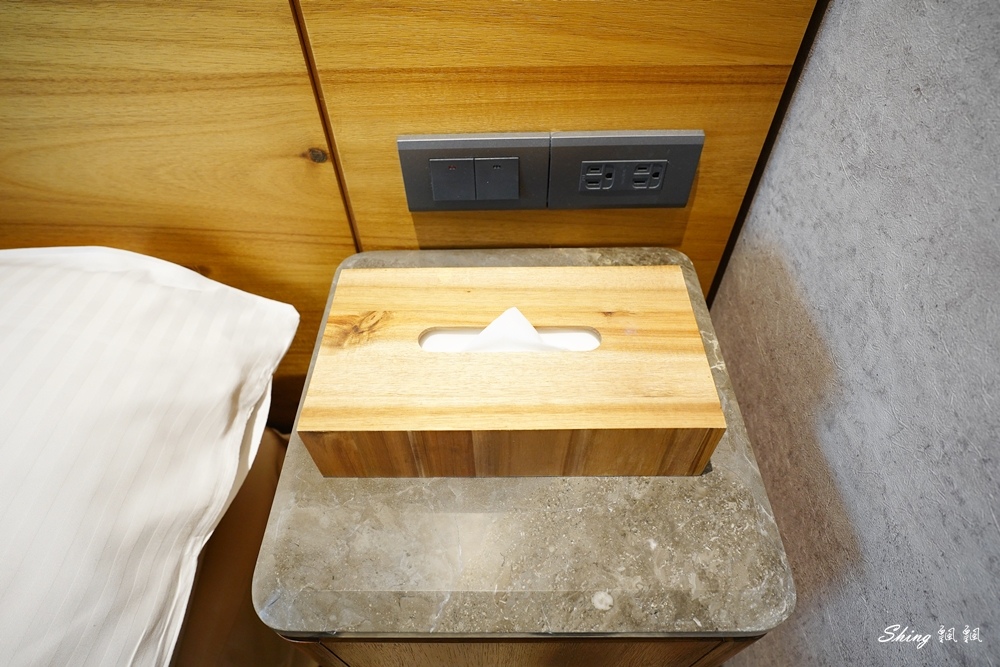 享得道行旅In Joy Hotel -台中逢甲夜市住宿推薦，有美麗超大露臺，外加宵夜不怕餓肚子!! @博士生瘋狂日記