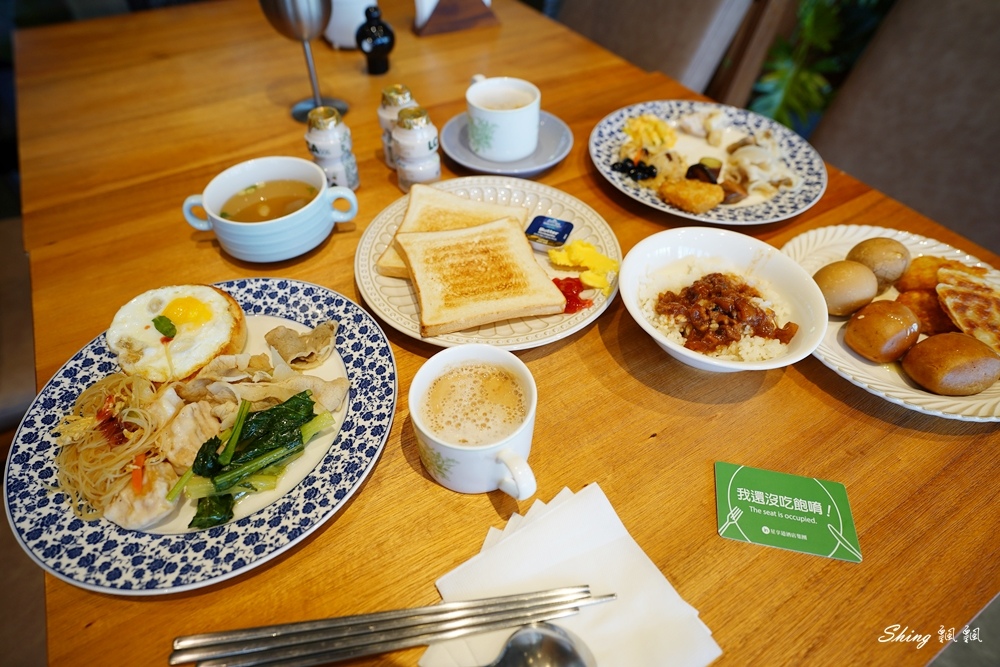 享得道行旅In Joy Hotel -台中逢甲夜市住宿推薦，有美麗超大露臺，外加宵夜不怕餓肚子!! @博士生瘋狂日記