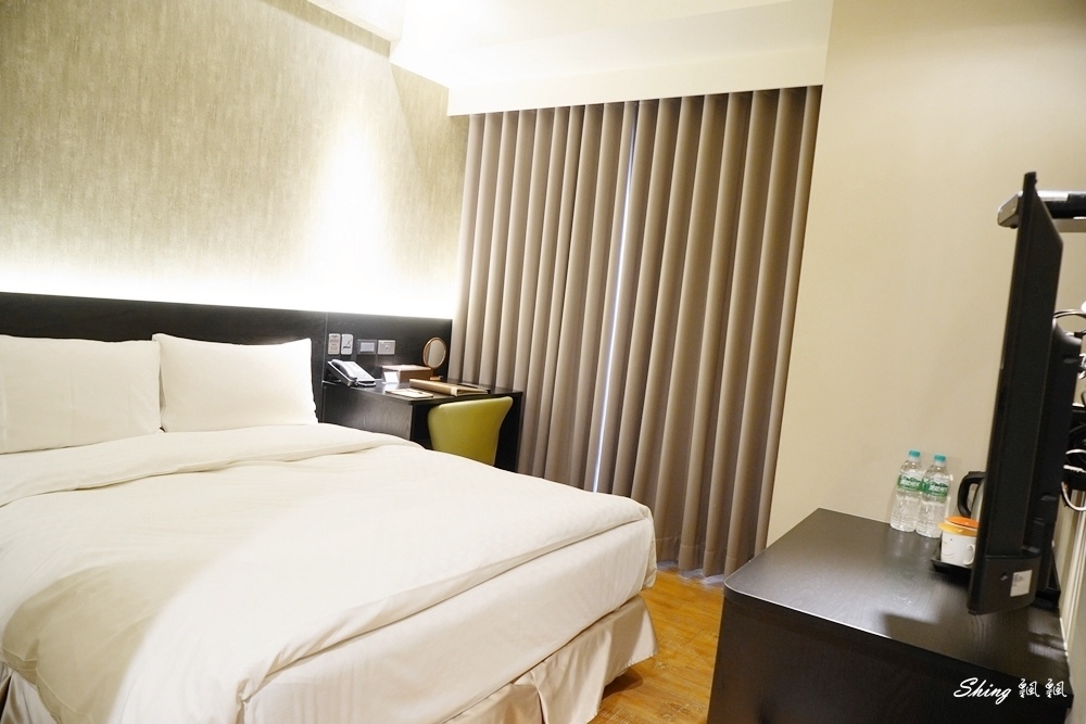 KUN HOTEL逢甲住宿推薦-台中逢甲夜市超方便住宿，大家都不知道這裡有頂樓SPA池超放鬆!! @博士生瘋狂日記